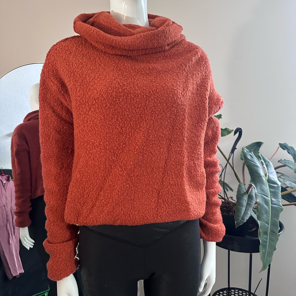 Free People Sweater Size Small / Medium / Over sized